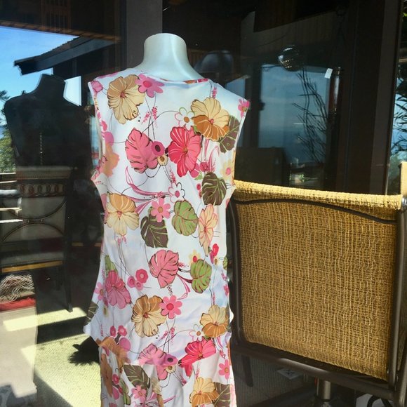 Casual Studio Top and Skirt set = "Dress" - Picture 3 of 11